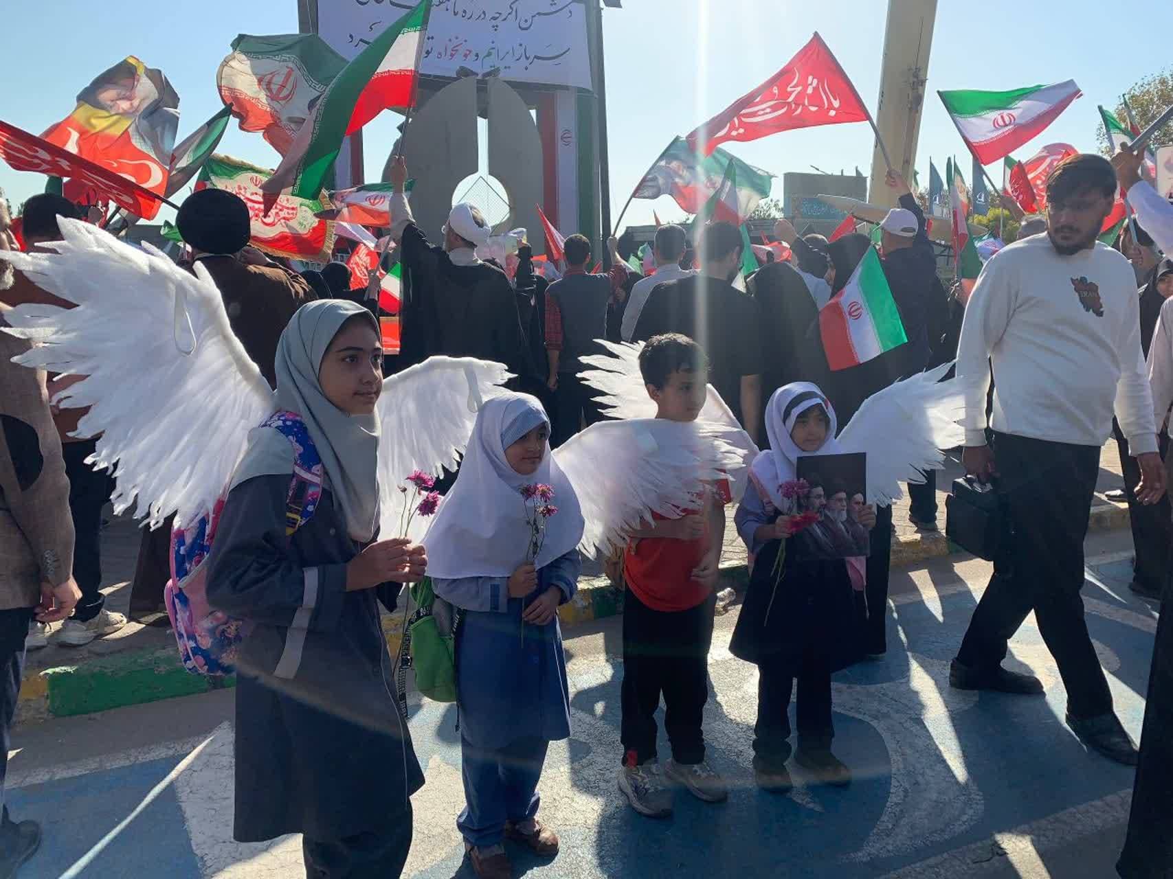 حضور دفتر تئاتر حوزه هنری در «بزرگ‌ترین زنجیره انسانی جان‌فدا»