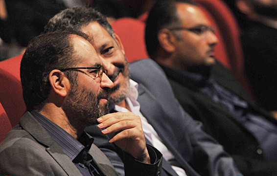 تفکری برگرفته از دین و تاریخ عاشورا در نمایشگاه «راهی که از سر گرفتیم» به چشم می‌خورد