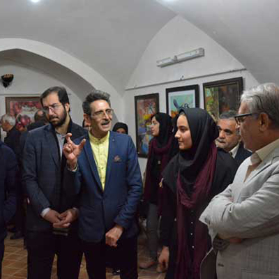 بوم هایی بر دیوار خانه ای تاریخی در شهرستان گز