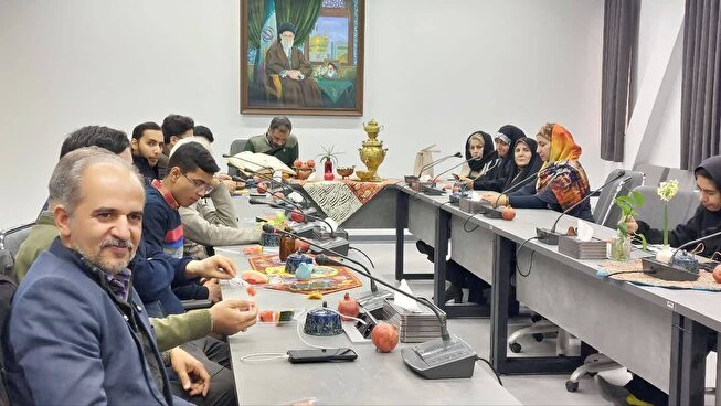 شب شعر یلدایی در حوزه هنری خراسان رضوی! +گزارش تصویری