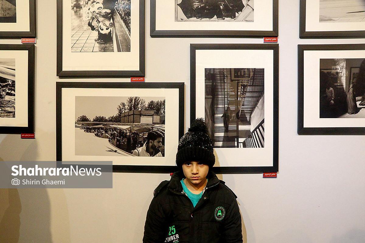 گزارش تصویری | نمایشگاه گروهی عکاسی خیابانی در نگارخانه اشراق مشهد