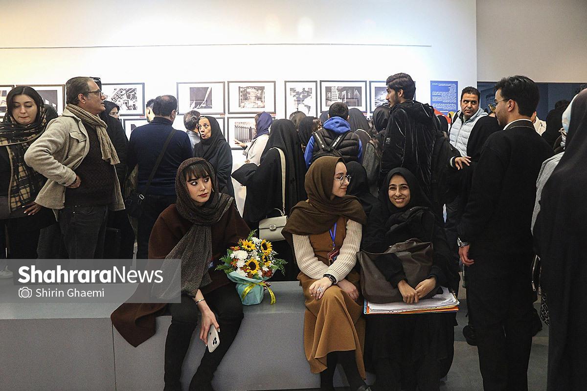 گزارش تصویری | نمایشگاه گروهی عکاسی خیابانی در نگارخانه اشراق مشهد