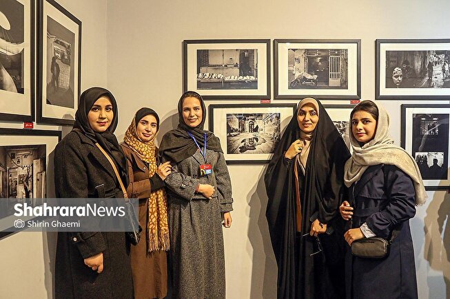 گزارش تصویری | نمایشگاه گروهی عکاسی خیابانی در نگارخانه اشراق مشهد