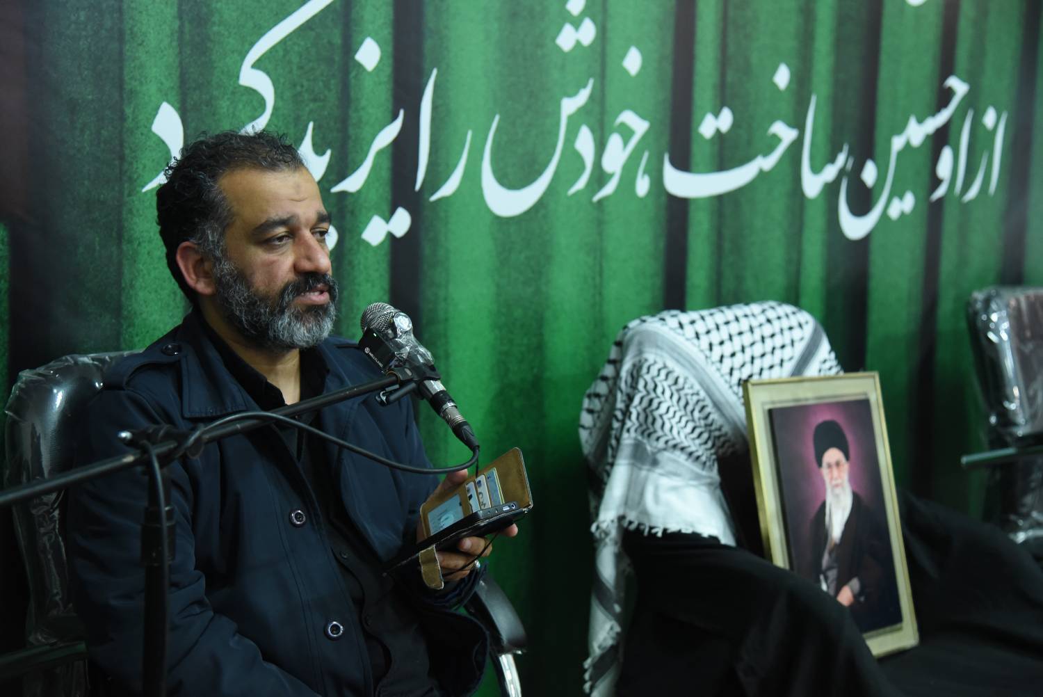 برگزاری «محفل شعر امین» در خانه پدری رهبری شهید در مشهد