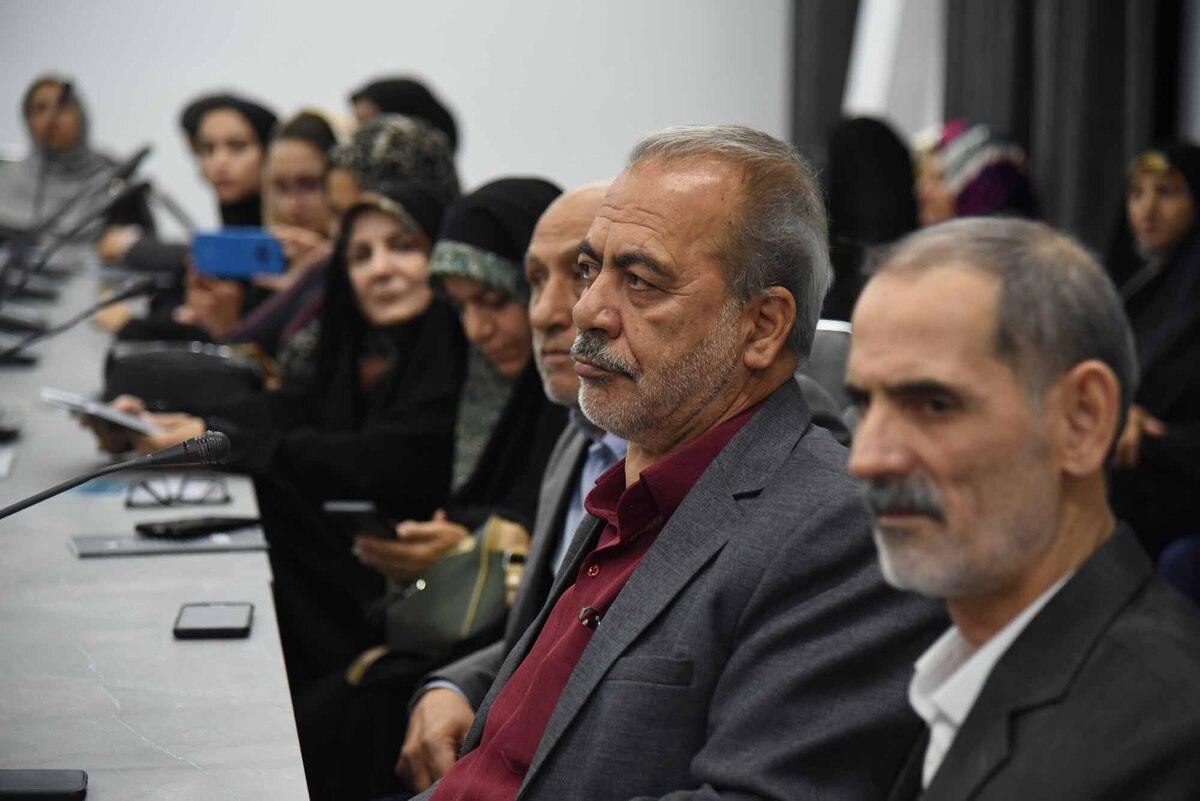 دو کتاب شعر در حوزه هنری خراسان رضوی مورد نقد و بررسی قرار گرفت.