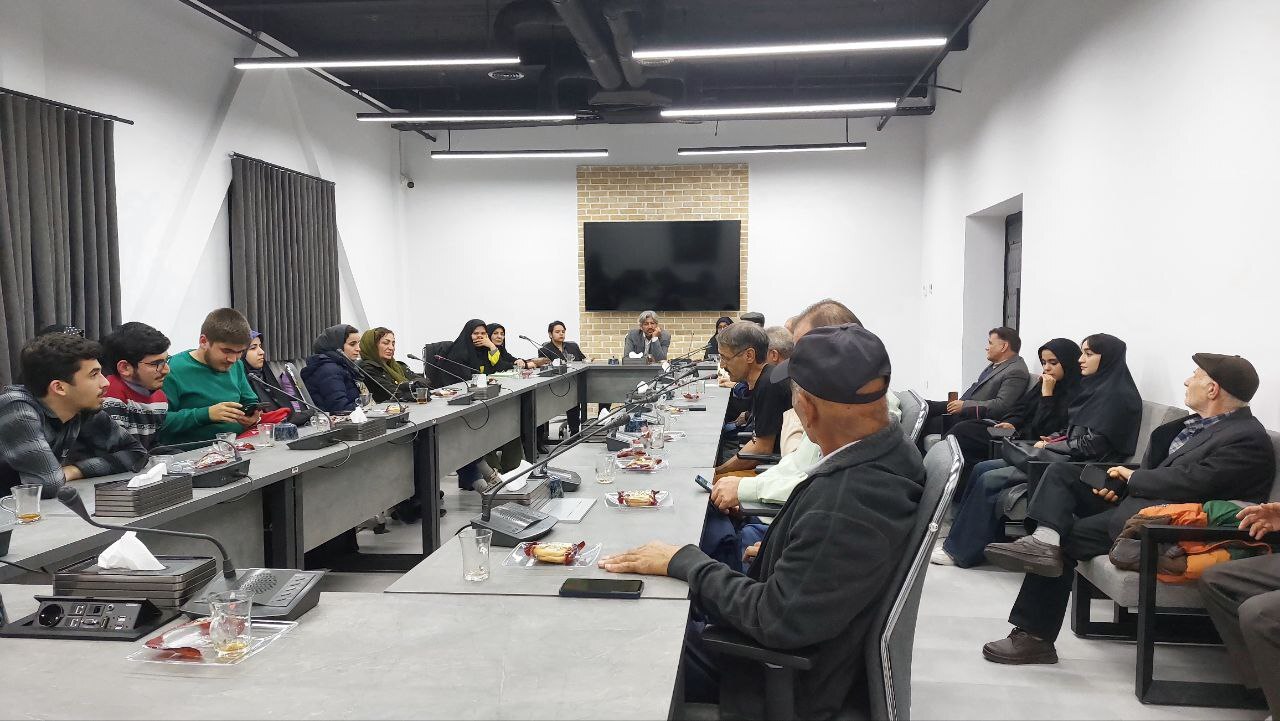 محفل شعر حوزه هنری خراسان رضوی با حضور محمدجواد شاهمرادی برگزار شد محفل شعر حوزه هنری خراسان رضوی با حضور محمدجواد شاهمرادی برگزار شد