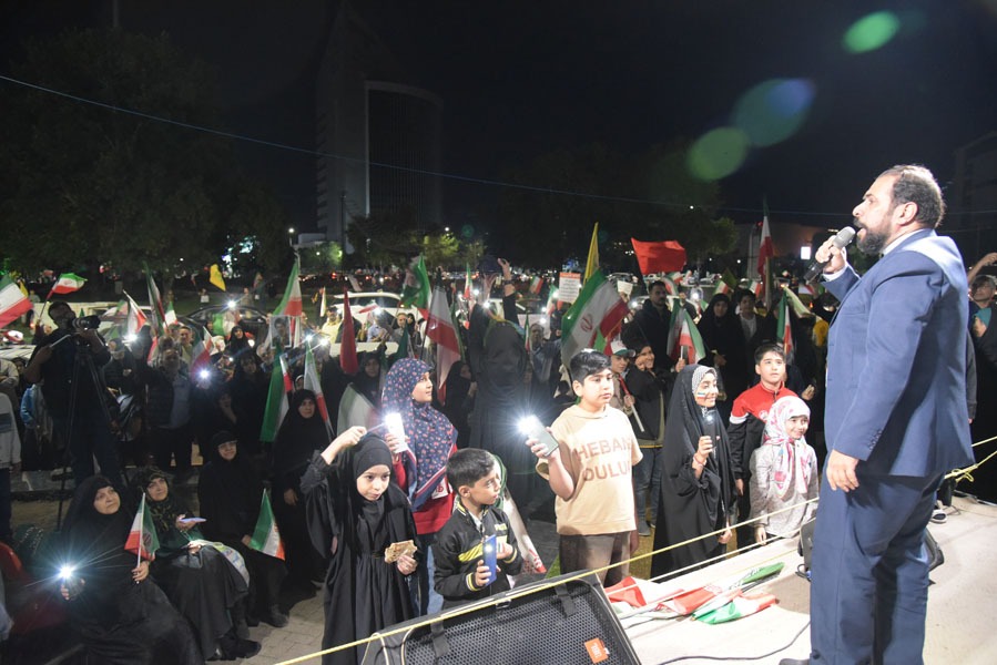 چهرههای هنر انقلاب اسلامی خراسان رضوی در دو سال گذشته معرفی شدند. چهرههای هنر انقلاب اسلامی خراسان رضوی در دو سال گذشته معرفی شدند.