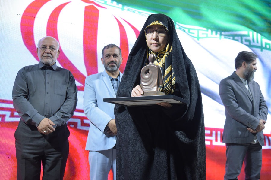 چهرههای هنر انقلاب اسلامی خراسان رضوی در دو سال گذشته معرفی شدند. چهرههای هنر انقلاب اسلامی خراسان رضوی در دو سال گذشته معرفی شدند.