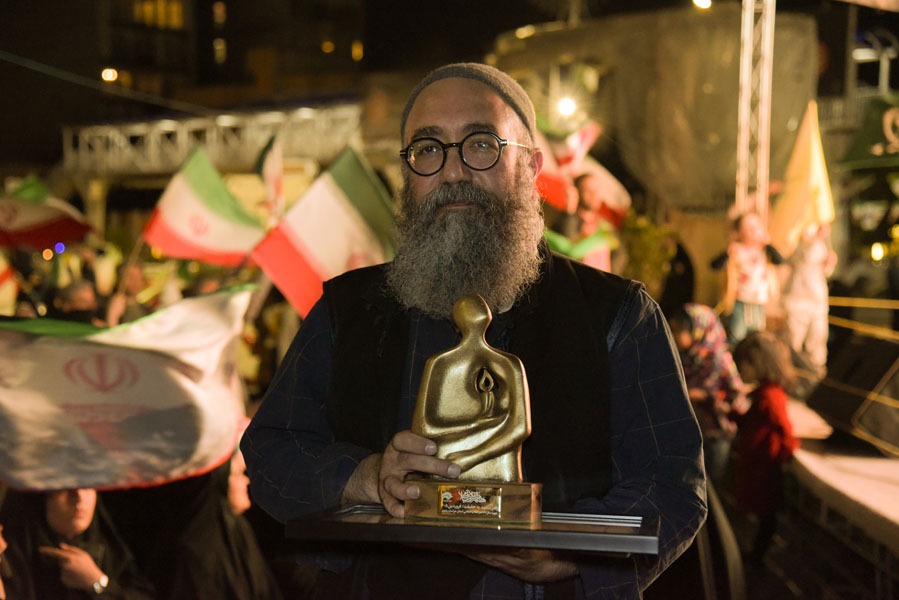 چهرههای هنر انقلاب اسلامی خراسان رضوی در دو سال گذشته معرفی شدند. چهرههای هنر انقلاب اسلامی خراسان رضوی در دو سال گذشته معرفی شدند.