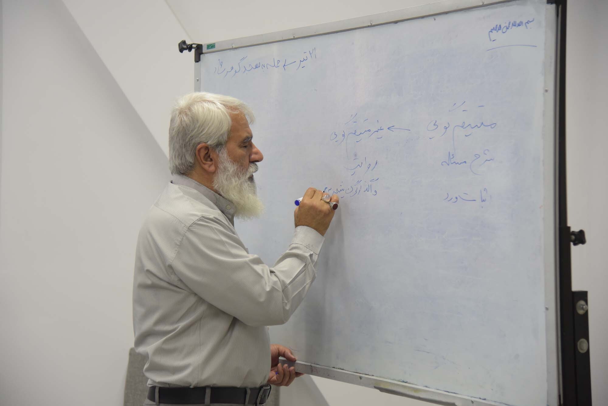 پنجمین کارگاه جستارنویسی دفاع مقدس سوم +گزارش تصویری