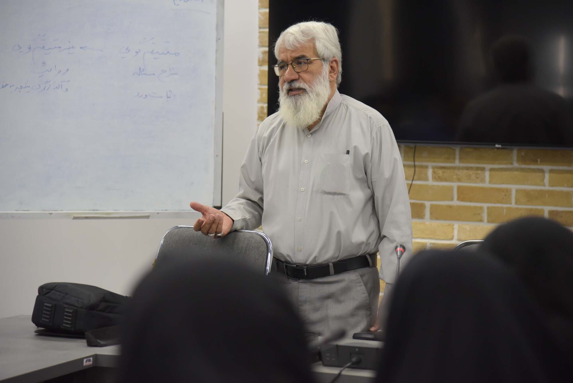 پنجمین کارگاه جستارنویسی دفاع مقدس سوم +گزارش تصویری