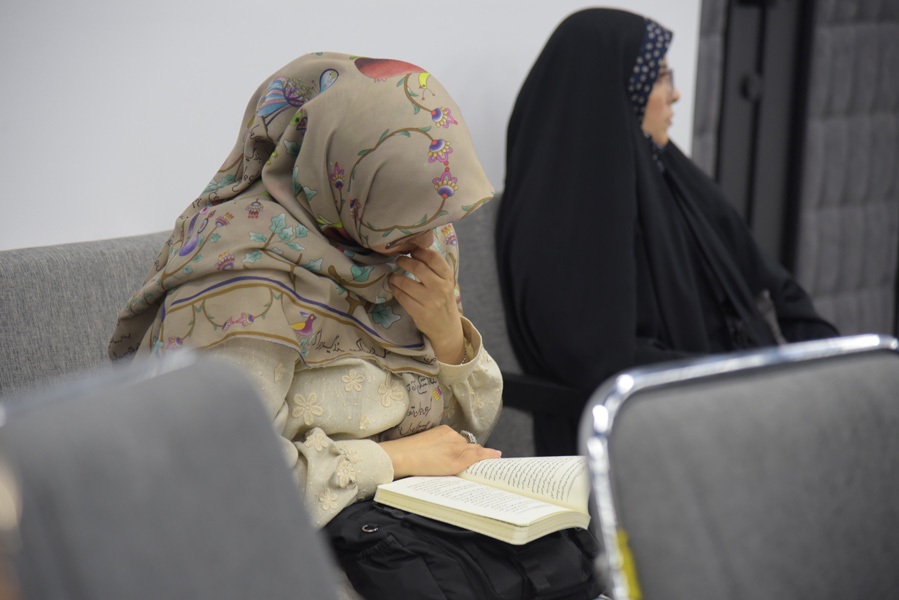 جلسه نقد و بررسی کتاب «اینجا جای کسی خالی است...» در مشهد برگزار شد جلسه نقد و بررسی کتاب «اینجا جای کسی خالی است...» در مشهد برگزار شد
