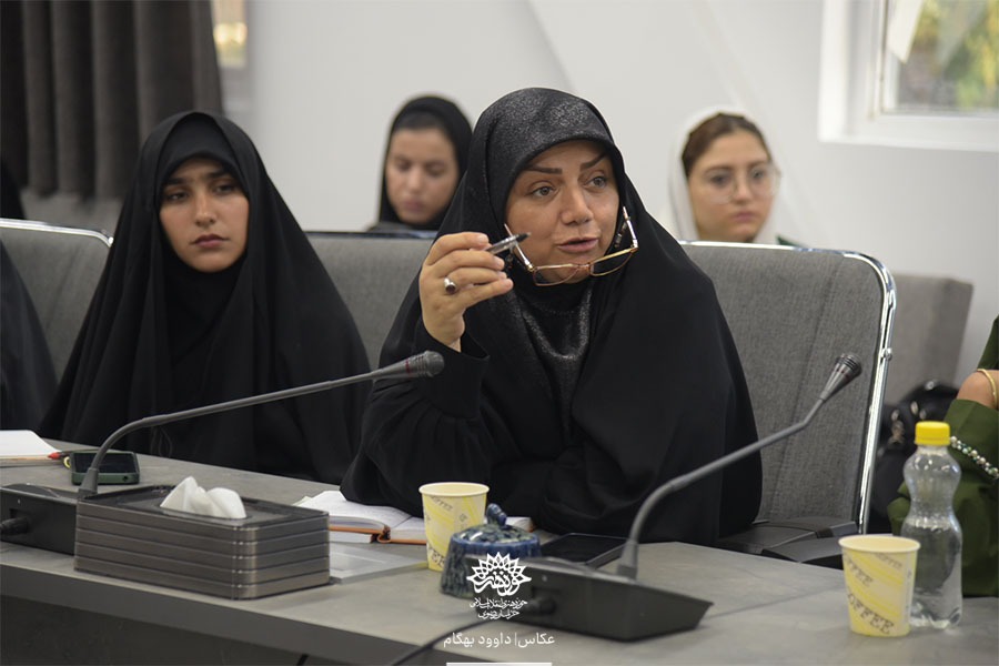 استقبال هنرمندان از کارگاه تخصصی «فرآیند تولید نمایش خیابانی؛ از فرم تا محتوا» در مشهد استقبال هنرمندان از کارگاه تخصصی «فرآیند تولید نمایش خیابانی؛ از فرم تا محتوا» در مشهد