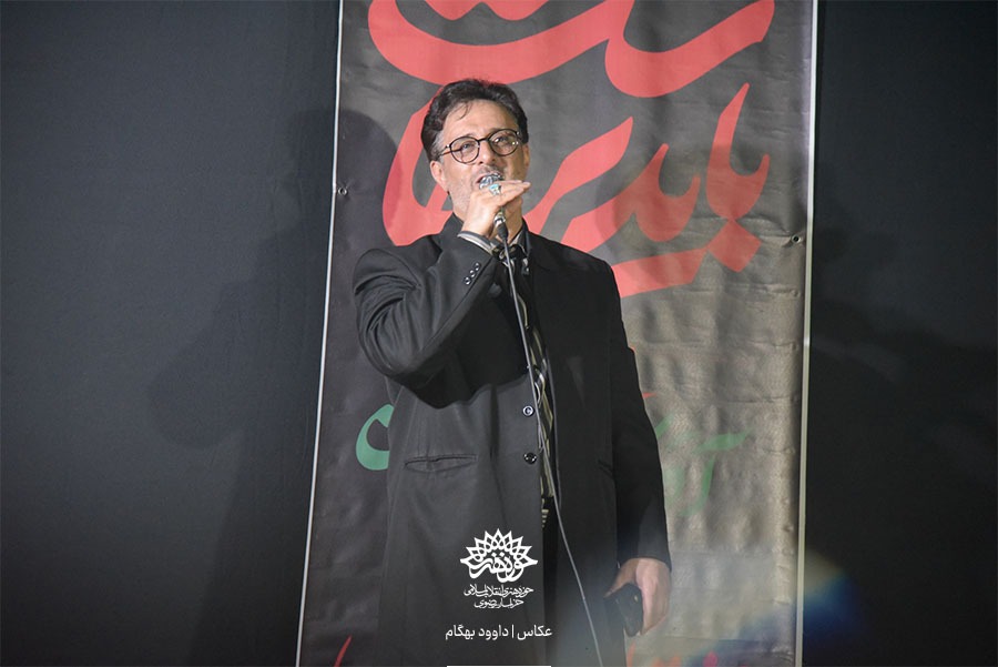 دهمین شب از «شبهای شعر خونخواهی» با حضور و شعرخوانی شاعران در اجتماعات مردمی دهمین شب از «شبهای شعر خونخواهی» با حضور و شعرخوانی شاعران در اجتماعات مردمی