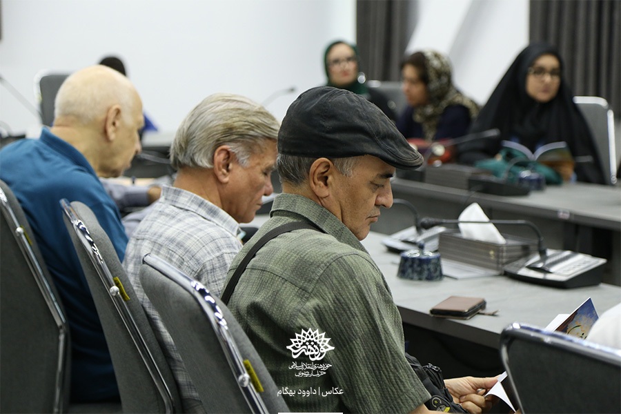 جلسه نقد و بررسی کتاب «قبل از اینجا» در مشهد برگزار شد