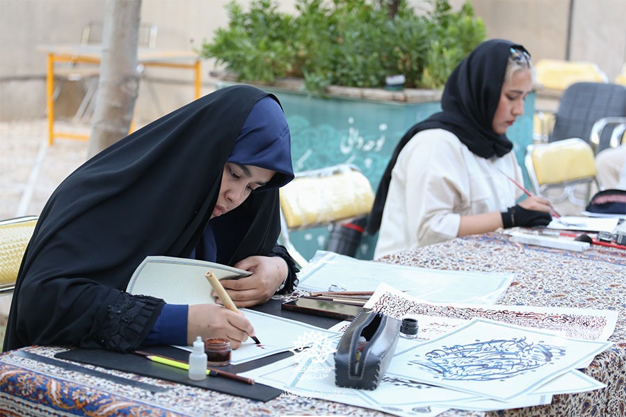 مراسم گرامیداشت سالروز درگذشت مهدی اخوان ثالث در آرامگاه فردوسی برگزار شد