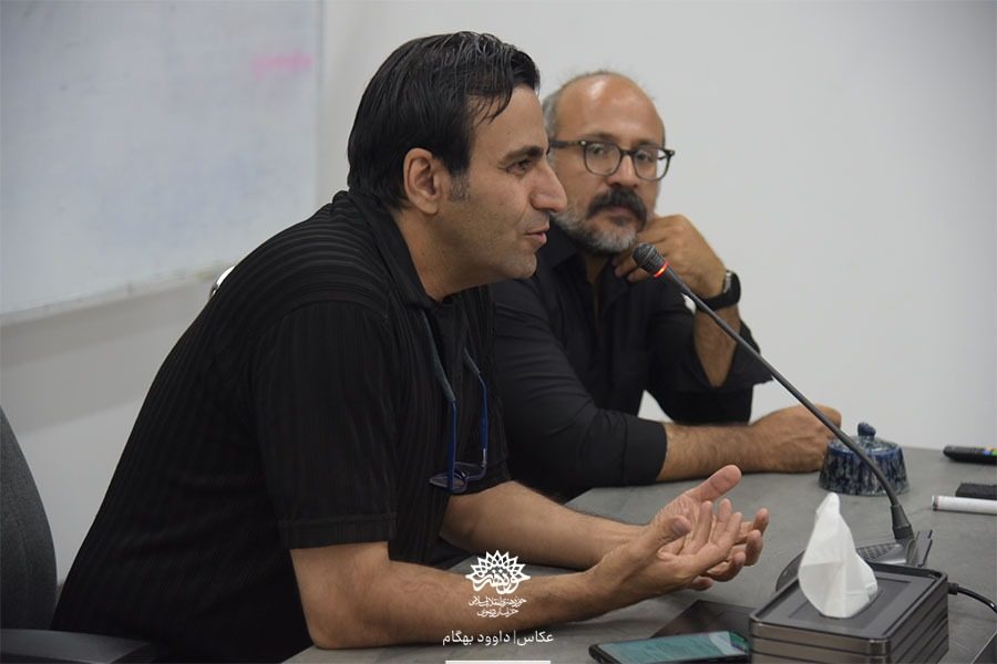 استقبال هنرمندان از کارگاه تخصصی «فرآیند تولید نمایش خیابانی؛ از فرم تا محتوا» در مشهد استقبال هنرمندان از کارگاه تخصصی «فرآیند تولید نمایش خیابانی؛ از فرم تا محتوا» در مشهد